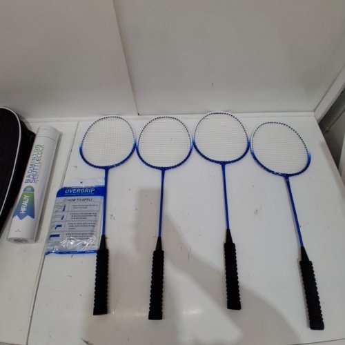 HIRALIY BADMINTON RACKETS SET OF 4 FOR OUTDOOR BACKYARD GAMES, INCLUDING 4 RACKETS, 12 NYLON SHUTTLECOCKS, 4 REPLACEMENT GRIP TAPES AND 1 CARRYING BAG image 3