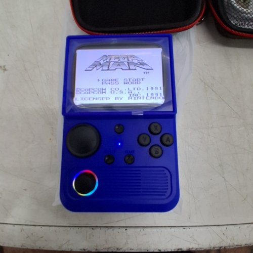 R36T RETRO TV STYLE GAMING HANDHELD WITH 18543 GAMES - 64GB - RGB LIGHT - BLUE image 4