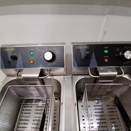 COMMERCIAL HEAVY DUTY LARGE STAINLESS STEEL ELECTRIC COUNTERTOP DEEP FRYER WITH 2 BASKETS - 24L/3500W - (MODEL: EF-12L-2) image 2