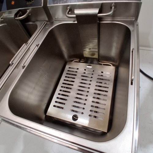COMMERCIAL HEAVY DUTY LARGE STAINLESS STEEL ELECTRIC COUNTERTOP DEEP FRYER WITH 2 BASKETS - 24L/3500W - (MODEL: EF-12L-2) image 4