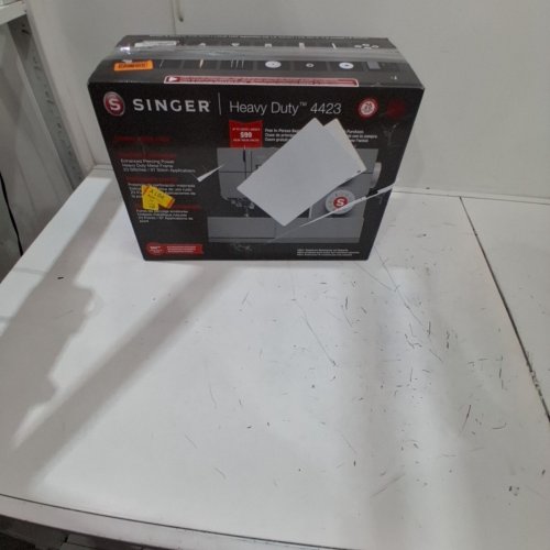 SINGER 4423 HEAVY DUTY SEWING MACHINE - 120v - grey (MODEL: 4423) image 5