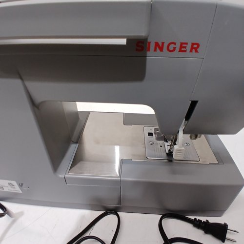 SINGER 4432 HEAVY DUTY EXTRA-HIGH SPEED 32-STITCH SEWING MACHINE (MODEL: 4432) image 4
