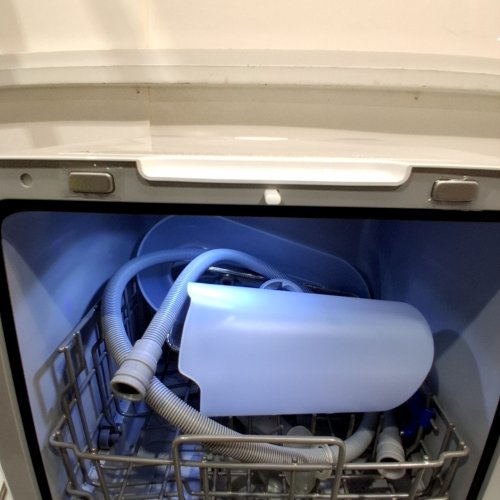 MIDEA COUNTERTOP DISHWASHER PORTABLE WITH BUILT IN WATER TANK - 6L CAPACITY, 162ºF TEMP - 16" X 17" X 20" - WHITE - (MODEL: MDC17P2DWW) image 2