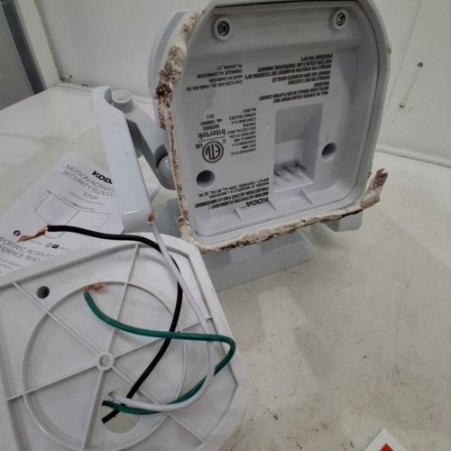 KODA MOTION-ACTIVATED LED SECURITY FLOOD LIGHT - 4800LM - WHITE (MODEL: 1938035/LM030878) image 3