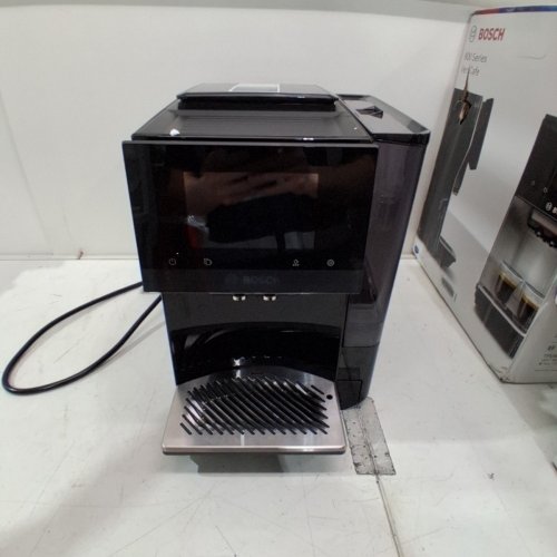 BOSCH 800 SERIES FULLY AUTOMATIC ESPRESSO MACHINE WITH HOME CONNECT, 35 BEVERAGE VARIETIES WITH COFFEE WORLD, DOUBLE CUP - BLACK (MODEL: TPU60309) image 4