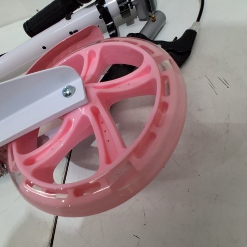 WELMOTIVE KICK SCOOTER WITH ADJUSTABLE HANDLEBARS BIG STURDY PU FLASH WHEELS - 220LBS MAX - PINK - (MODEL-D009) image 2