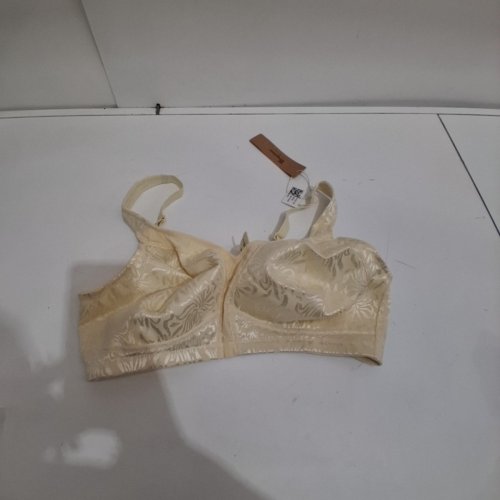 WOMEN'S WINGSLOVE FULL COVERAGE, NON PADDED, WIRELESS BRA - 40D - LIGHT NUDE image 2