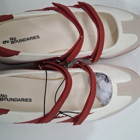 WOMEN'S NO BOUNDARIES SNEAKERS - SIZE 9 - CREAM/RED image 3