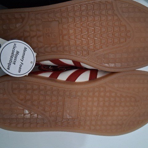 WOMEN'S NO BOUNDARIES SNEAKERS - SIZE 9 - CREAM/RED image 4