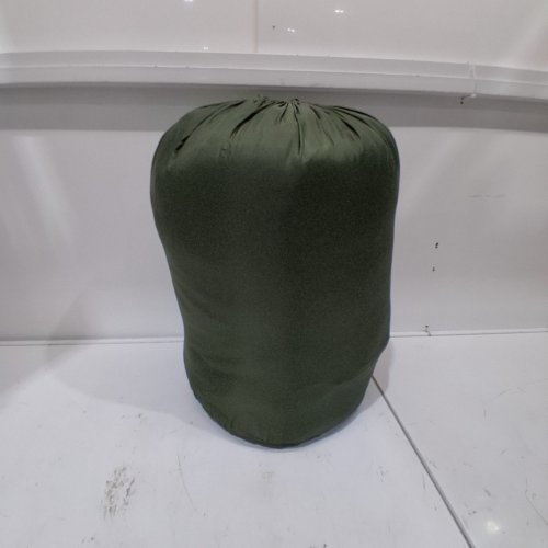 AMAZON BASICS COLD WEATHER CAMPING SLEEPING BAG - DOUBLE - GREEN image 3