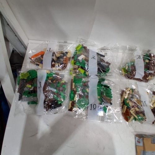 2017PC THE LORD OF THE RINGS: THE SHIRE LEGO SET (MODEL:10354) image 3