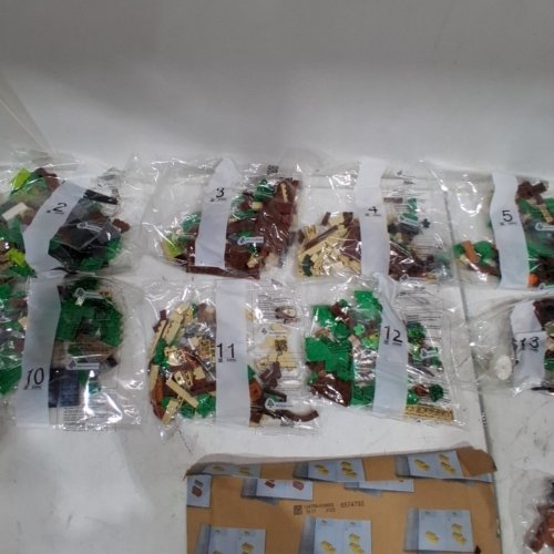 2017PC THE LORD OF THE RINGS: THE SHIRE LEGO SET (MODEL:10354) image 4