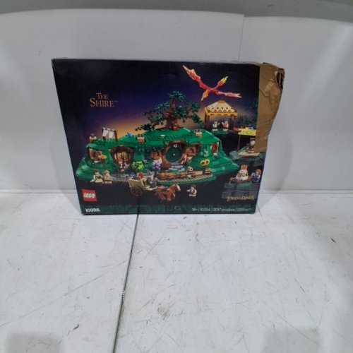 2017PC THE LORD OF THE RINGS: THE SHIRE LEGO SET (MODEL:10354) image 8