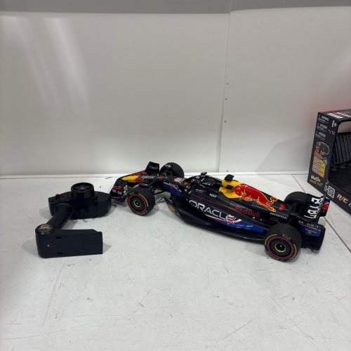 MAISTO TECH FORMULA 1 ONE SERGIO PEREZ #11 ORACLE REDBULL CAR - 1:10 SCALE - BLACK/RED (MODEL: 1739888) image 4