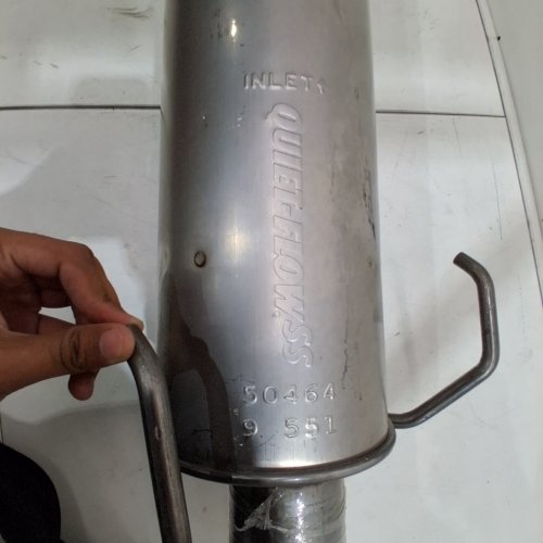WALKER QUIET-FLOW SS EXHAUST MUFFLER ASSEMBLY FOR DODGE RAM 2500 2003-2004 AND DODGE RAM 1500 2012 - SILVER (MODEL: 50464) image 3