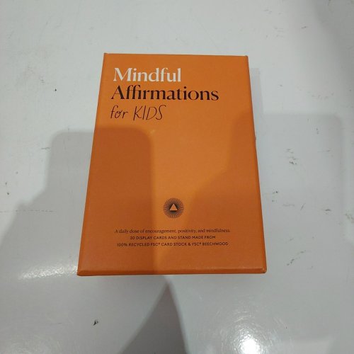 INTELLIGENT CHANGE 30 POSITIVE MINDFULNESS AFFIRMATION CARDS FOR KIDS WITH DISPLAY STAND image 3