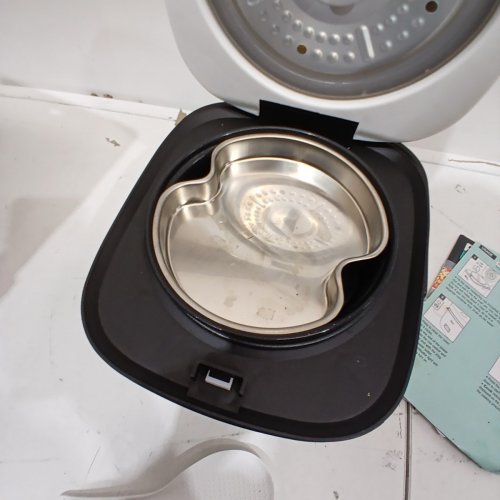 RICE ROBOT RICE COOKER - 1.2L - WHITE (MODEL: WD-2524) image 3