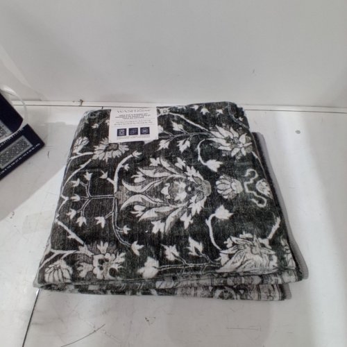 WASH LUXE FLORAL AREA RUG - 5FT X 7FT -GREEN/GREY (MODEL: 2046294) image 3