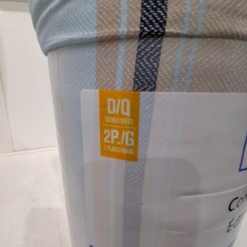 MAINSTAYS REVERSIBLE STRIPED COMFORTER - DOUBLE/QUEEN - BLUE/BEIGE image 2