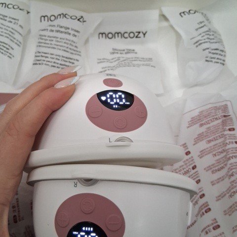 MOMCOZY M5 SMART WEARABLE BREAST PUMPS WITH APP CONTROL - WHITE (MODEL: BP380) image 2