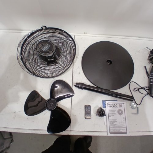 BLACK + DECKER STAND FAN WITH REMOTE - 16" DIAMETER - BLACK (MODEL: BFSR16B-01) image 6