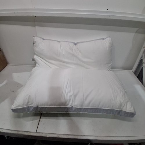 HOTEL GRAND DOWN ALTERNAIVE PILLOW - KING (18"X34"X2") - WHITE image 2
