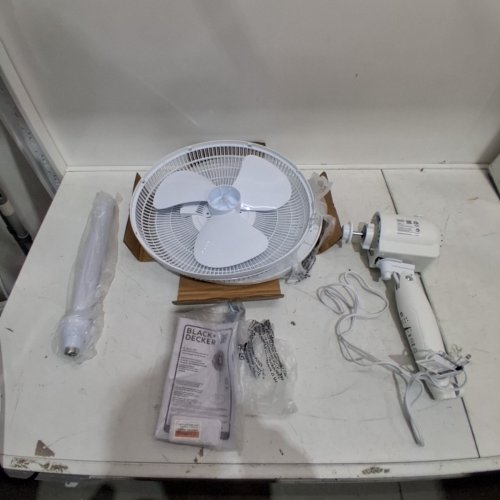 BLACK+DECKER STAND FAN WITH REMOTE - 16" - WHITE (MODEL: BFSR16W) image 4