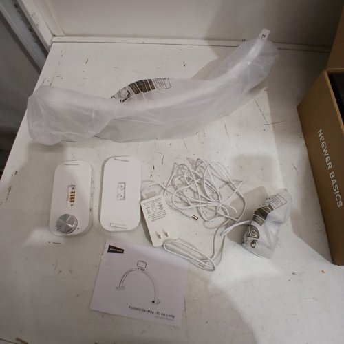 NEEWER BASICS FOLDABLE DESKTOP LED ARC LAMP - 40W - WHITE (MODEL: HM01-D) image 3