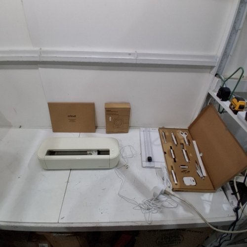 CRICUT EXPLORE 5 CUTTING MACHINE ULTIMATE BUNDLE WITH CRICUT EASYPRESS MINI LT AND ACCESSORIES - 12" SLOT - TAUPE (MODEL: 8003148) image 3