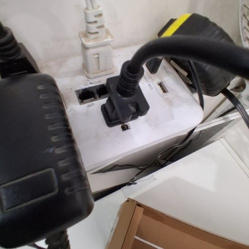 BISSELL FEATHERWEIGHT 3-IN-1 STICK/HAND VACUUM CLEANER - WHITE - (MODEL: 2033J) image 2