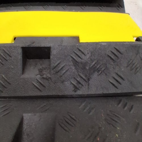 4PK VEVOR CABLE / HOSE PROTECTOR RAMP WITH FLIP OPEN TOP COVER - 39" X 10" - BLACK/YELLOW (MODEL : CP-R02-1) image 3