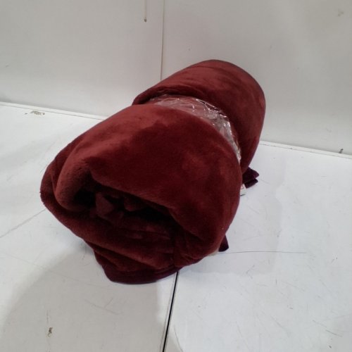 HUNTER PLUSH THROW BLANKET - 70" X 60" - RED/BROWN image 3