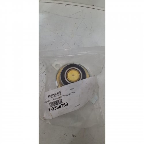 4 PROGRESS RAIL PRESSURE CAP ASSEMBLY - PRESSURE, 3 PRONG - 20 PSI - SILVER image 3