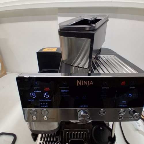 NINJA LUXE CAFÉ SIGNATURE SERIES 3-IN-1 ESPRESSO, COFFEE AND COLD BREW MACHINE - SILVER/BLACK (MODEL: ES655CCO) image 3