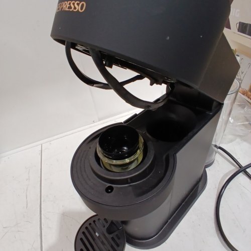 NESPRESSO VERTUO NEXT COFFEE AND ESPRESSO MACHINE BY DE'LONGHI - ‎227G- MATTE BLACK - (MODEL: ENV120BM) image 4