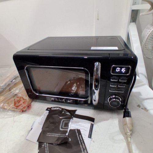 GALANZ RETRO STYLE COUNTERTOP MICROWAVE OVEN - 0.7CU.FT - BLACK (MODEL: GLCMKZ07BKR07) image 4