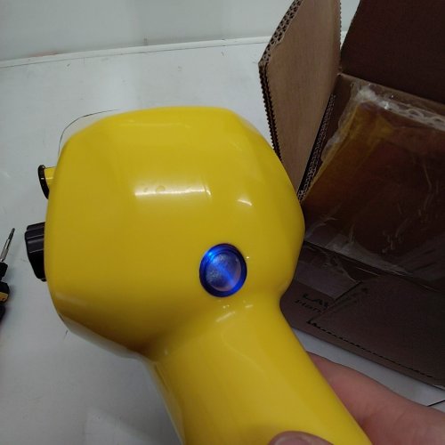EFURDEN RECHARGEABLE HANDHELD POOL VACUUM CLEANER - 6000MAH 33.5"-69"L - YELLOW (MODEL: EDHV01) image 2