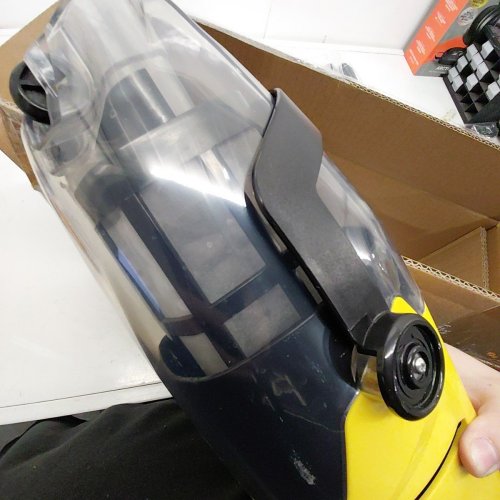 EFURDEN RECHARGEABLE HANDHELD POOL VACUUM CLEANER - 6000MAH 33.5"-69"L - YELLOW (MODEL: EDHV01) image 5
