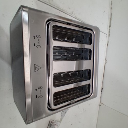 SALTON 4 SLICE TOUCHSCREEN TOASTER - 1800W - SILVER (MODEL1992872 / ET2179) image 4