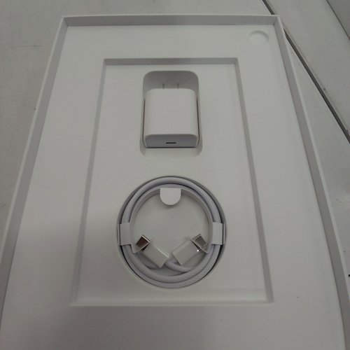 APPLE IPAD (10TH GENERATION): WITH A14 BIONIC CHIP, 10.9-INCH LIQUID RETINA DISPLAY, 256GB, WI-FI 6, 12MP FRONT/12MP BACK CAMERA, TOUCH ID, ALL-DAY BATTERY LIFE – SILVER image 4