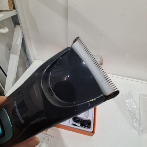 ONEISALL RECHARGEABLE DOG HAIR TRIMMER WITH NAIL GRINDER ATTACHMENT AND COMBS - BLACK/BLUE (MODEL: FC10) image 4