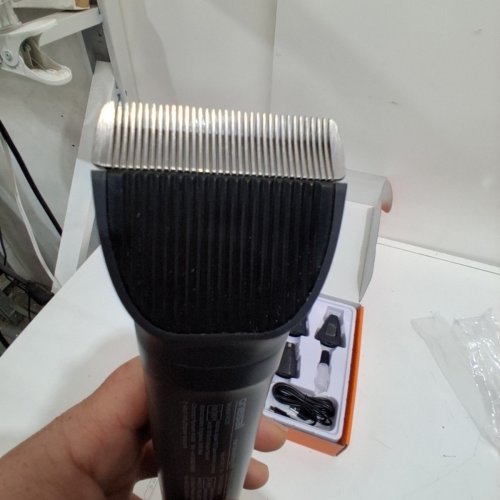 ONEISALL RECHARGEABLE DOG HAIR TRIMMER WITH NAIL GRINDER ATTACHMENT AND COMBS - BLACK/BLUE (MODEL: FC10) image 5