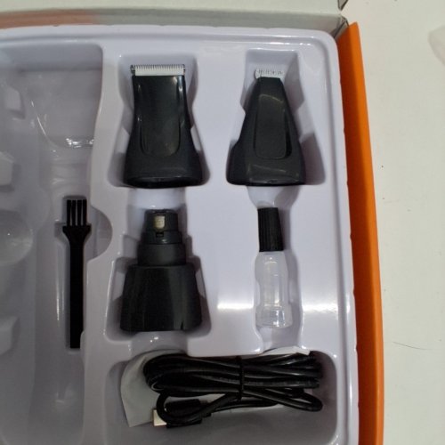 ONEISALL RECHARGEABLE DOG HAIR TRIMMER WITH NAIL GRINDER ATTACHMENT AND COMBS - BLACK/BLUE (MODEL: FC10) image 6