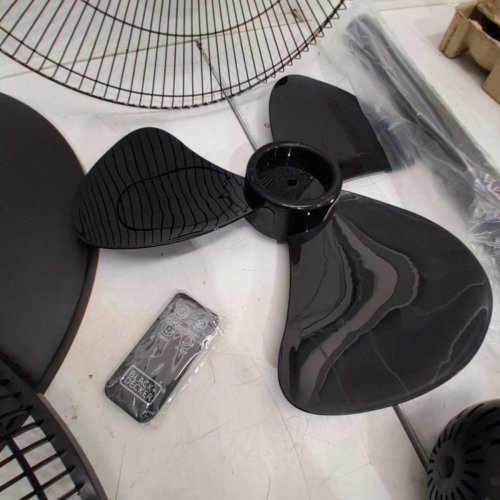 BLACK+DECKER STAND FAN WITH REMOTE- 3 SPEED - 16" - BLACK (MODEL: BFSR16B) image 4