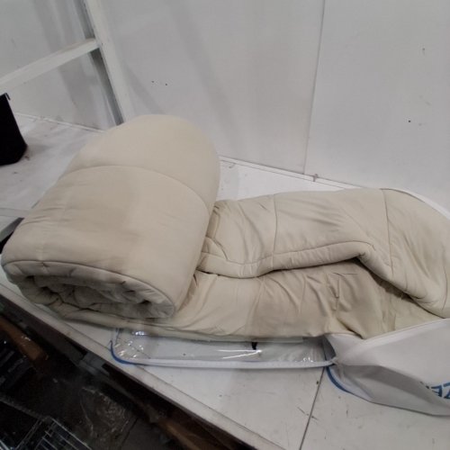 BELOW ZERO COOLING DUVET, SOFT TOUCH & COOL SENSATION - KING - CHAMPAGNE (MODEL: 4526442) image 2