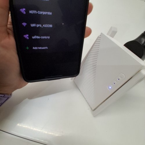WIFI EXTENDER REPEATER - WHITE image 2