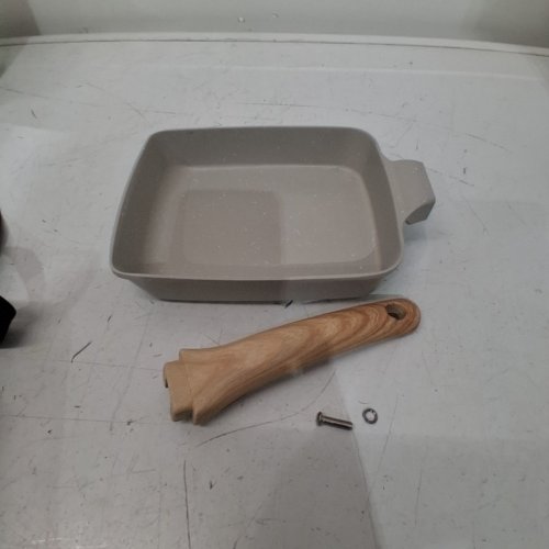 QUEENSENSE JAPANESE NON-STICK OMELETTE PAN - 6"X7" - CREAM image 2