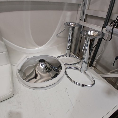 ADJUSTABLE HEIGHT BAR STOOL - 24.7" TO 31.7" SEAT HEIGHT - WHITE/SILVER (MODEL: BS-17-A) image 3