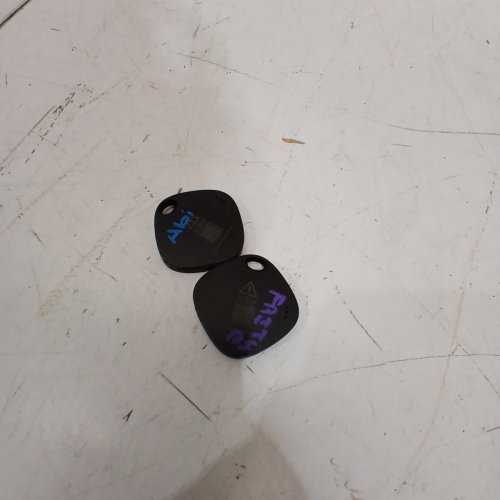 4PK VOCOLINC AIR TRACKER SMART TAGS FOR ANDOID & IOS - REMOVEABLE BATTERY - BLACK image 4