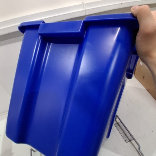 RUBBERMAID GARAGE FASTTRACK RECYCLING BIN, 50LB CAP - 18GAL - BLUE (MODEL:2180939) image 4